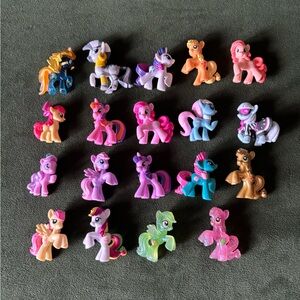 Lot of 19 My Little Pony 2” figures
